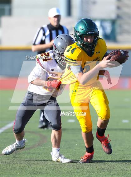 Thumbnail 3 in Royal vs Simi photogallery.
