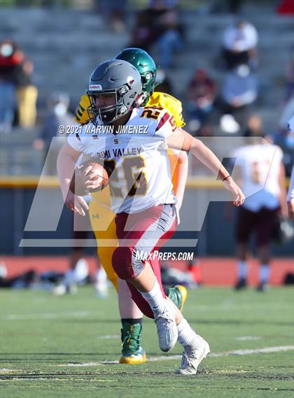 Thumbnail 3 in Royal vs Simi photogallery.