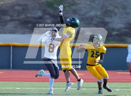 Thumbnail 3 in Royal vs Simi photogallery.