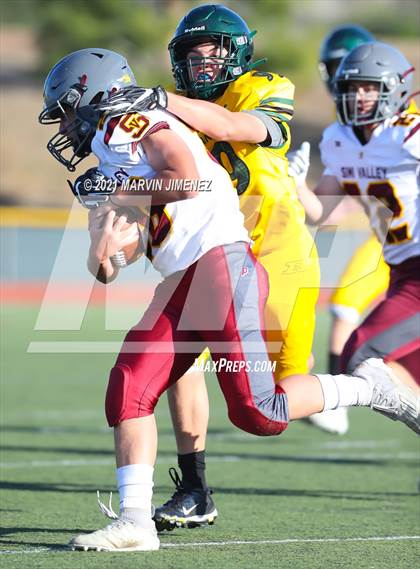 Thumbnail 1 in Royal vs Simi photogallery.