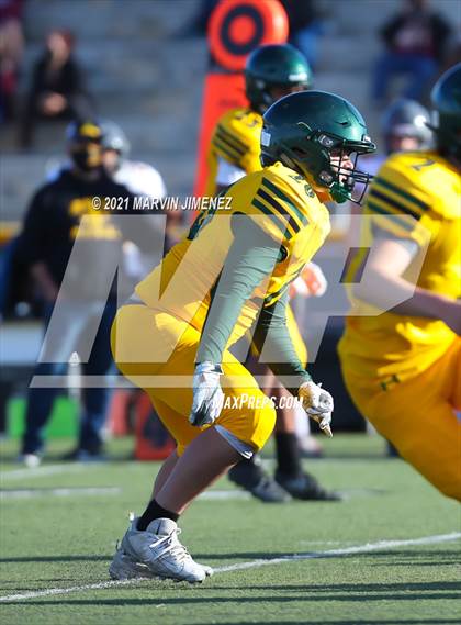 Thumbnail 1 in Royal vs Simi photogallery.