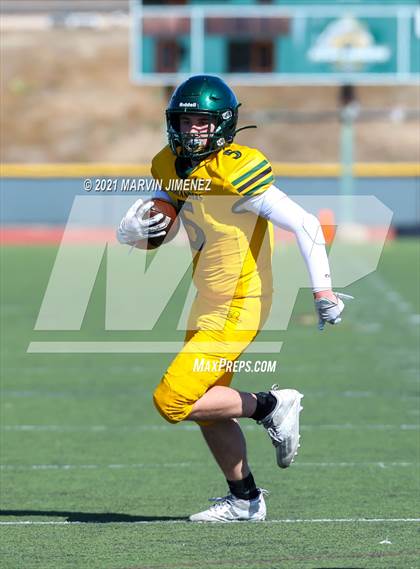 Thumbnail 1 in Royal vs Simi photogallery.