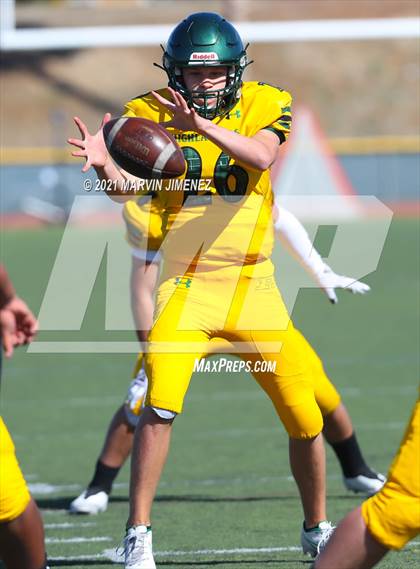 Thumbnail 1 in Royal vs Simi photogallery.