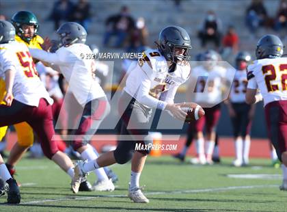 Thumbnail 3 in Royal vs Simi photogallery.