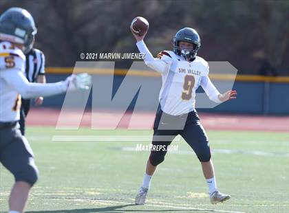 Thumbnail 1 in Royal vs Simi photogallery.
