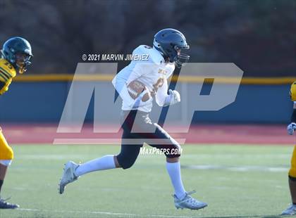 Thumbnail 1 in Royal vs Simi photogallery.