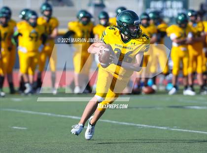 Thumbnail 2 in Royal vs Simi photogallery.