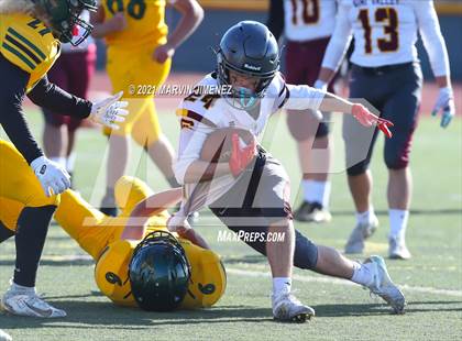 Thumbnail 3 in Royal vs Simi photogallery.