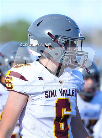 Thumbnail 3 in Royal vs Simi photogallery.