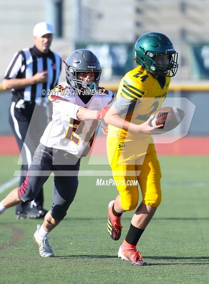 Thumbnail 2 in Royal vs Simi photogallery.