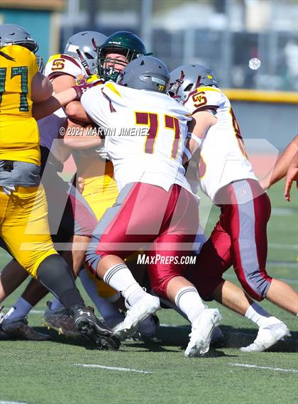 Thumbnail 1 in Royal vs Simi photogallery.