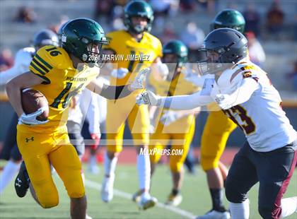 Thumbnail 2 in Royal vs Simi photogallery.