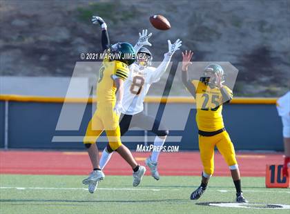 Thumbnail 1 in Royal vs Simi photogallery.