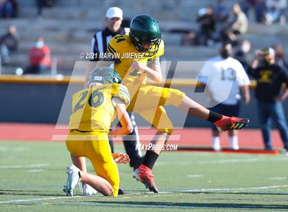 Thumbnail 1 in Royal vs Simi photogallery.