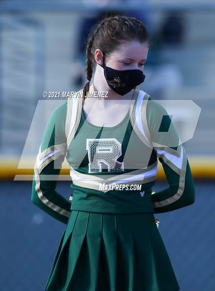 Thumbnail 1 in Royal vs Simi photogallery.
