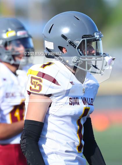 Thumbnail 1 in Royal vs Simi photogallery.