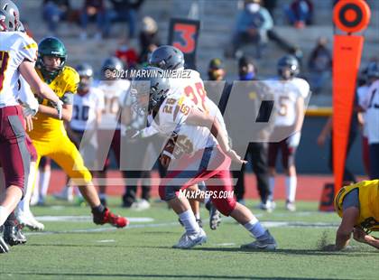 Thumbnail 1 in Royal vs Simi photogallery.
