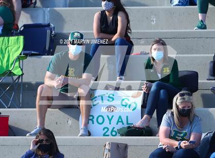 Thumbnail 2 in Royal vs Simi photogallery.