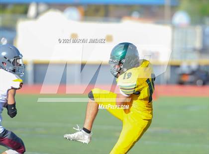 Thumbnail 3 in Royal vs Simi photogallery.