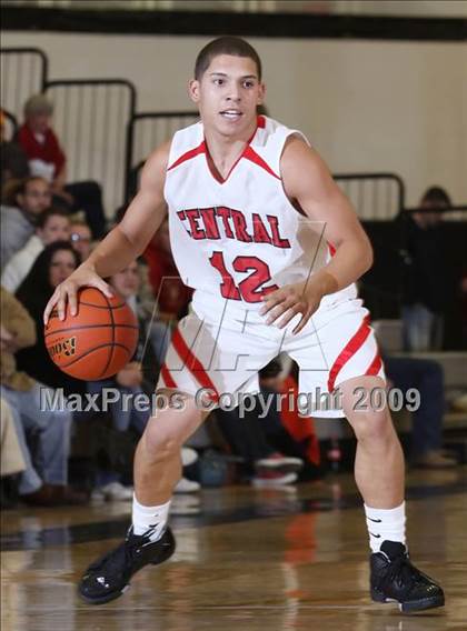 Thumbnail 2 in Evanston @ Central High (2009 McDonald Classic) photogallery.
