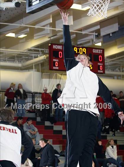 Thumbnail 1 in Evanston @ Central High (2009 McDonald Classic) photogallery.