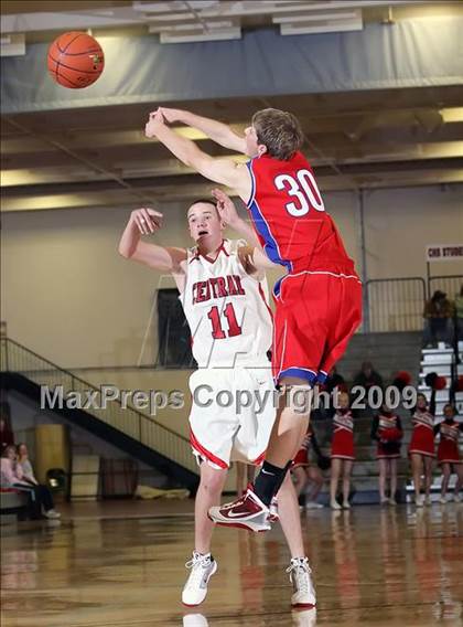 Thumbnail 1 in Evanston @ Central High (2009 McDonald Classic) photogallery.