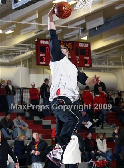Thumbnail 2 in Evanston @ Central High (2009 McDonald Classic) photogallery.