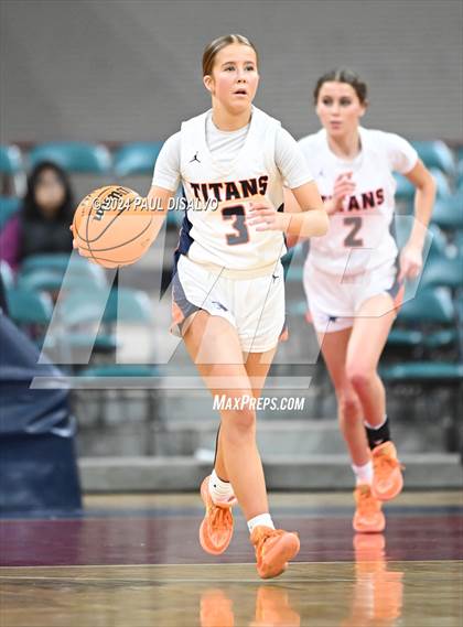 Thumbnail 1 in Legend vs. Regis Jesuit (CHSAA 6A Final Four) photogallery.