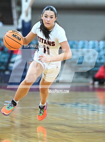 Thumbnail 2 in Legend vs. Regis Jesuit (CHSAA 6A Final Four) photogallery.