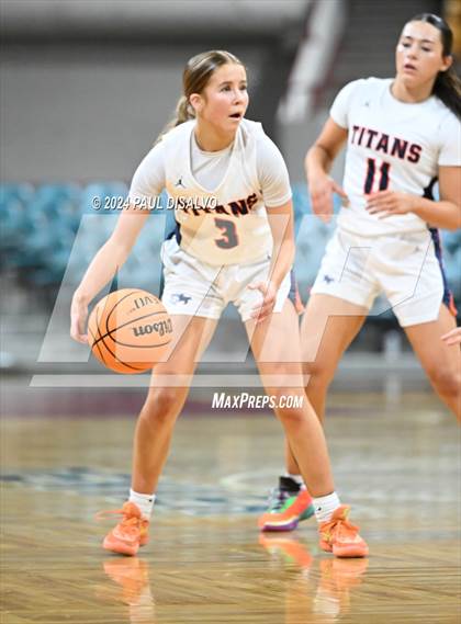 Thumbnail 1 in Legend vs. Regis Jesuit (CHSAA 6A Final Four) photogallery.