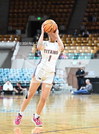 Thumbnail 2 in Legend vs. Regis Jesuit (CHSAA 6A Final Four) photogallery.