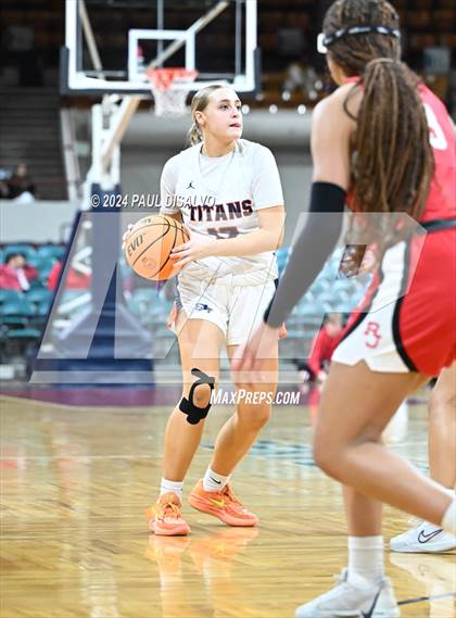 Thumbnail 2 in Legend vs. Regis Jesuit (CHSAA 6A Final Four) photogallery.