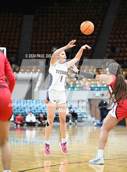 Thumbnail 1 in Legend vs. Regis Jesuit (CHSAA 6A Final Four) photogallery.