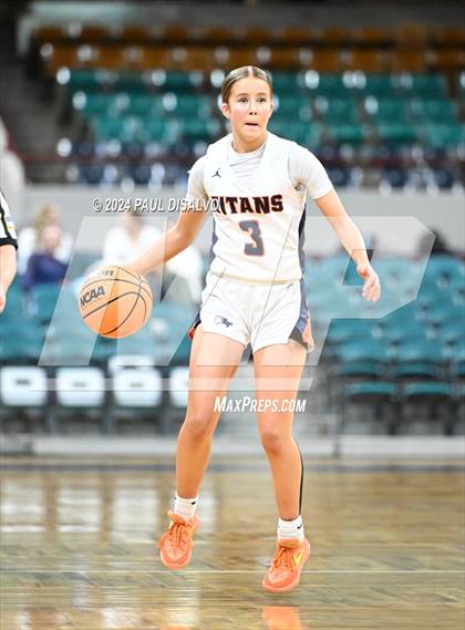 Thumbnail 2 in Legend vs. Regis Jesuit (CHSAA 6A Final Four) photogallery.