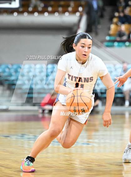 Thumbnail 1 in Legend vs. Regis Jesuit (CHSAA 6A Final Four) photogallery.