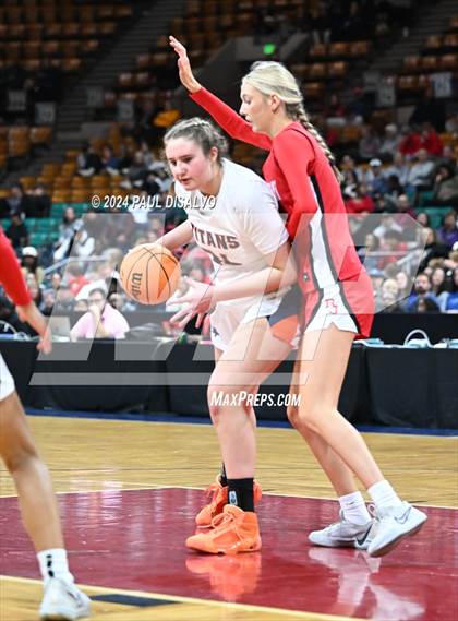 Thumbnail 2 in Legend vs. Regis Jesuit (CHSAA 6A Final Four) photogallery.