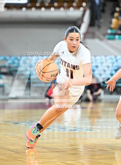 Thumbnail 2 in Legend vs. Regis Jesuit (CHSAA 6A Final Four) photogallery.