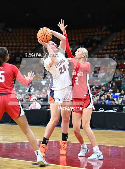 Thumbnail 2 in Legend vs. Regis Jesuit (CHSAA 6A Final Four) photogallery.