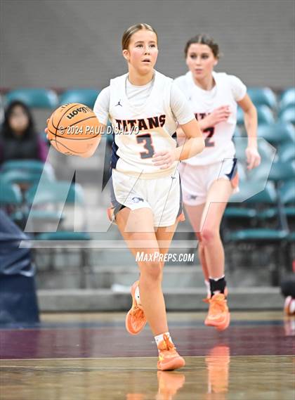 Thumbnail 2 in Legend vs. Regis Jesuit (CHSAA 6A Final Four) photogallery.
