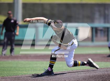 Thumbnail 3 in Salem Hills vs. Wasatch (UHSAA 5A Bracket Play) photogallery.