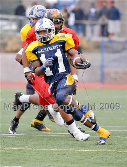 Thumbnail 2 in Sacramento vs East Bay (Sacramento Holiday Classic) photogallery.