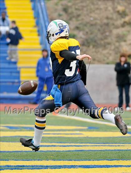 Thumbnail 2 in Sacramento vs East Bay (Sacramento Holiday Classic) photogallery.