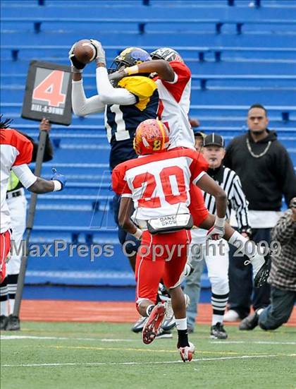 Thumbnail 2 in Sacramento vs East Bay (Sacramento Holiday Classic) photogallery.