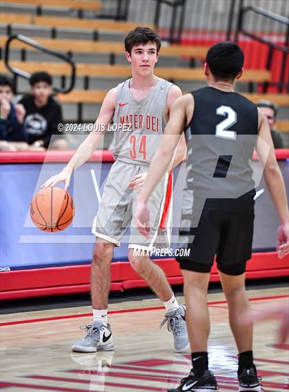Thumbnail 2 in Servite @ Mater Dei (Nike Extravaganza) photogallery.