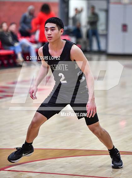 Thumbnail 3 in Servite @ Mater Dei (Nike Extravaganza) photogallery.