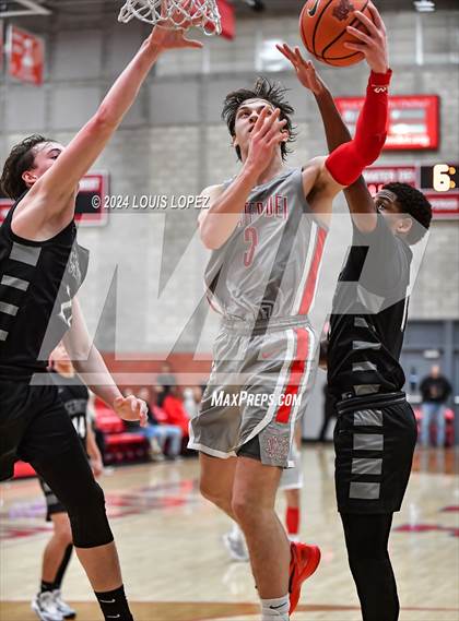 Thumbnail 2 in Servite @ Mater Dei (Nike Extravaganza) photogallery.