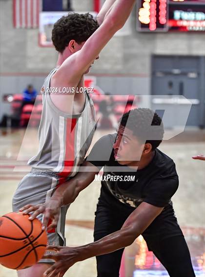 Thumbnail 3 in Servite @ Mater Dei (Nike Extravaganza) photogallery.