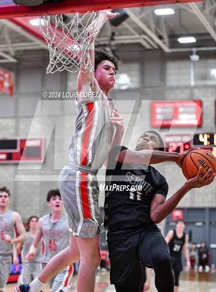 Thumbnail 3 in Servite @ Mater Dei (Nike Extravaganza) photogallery.