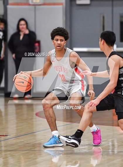 Thumbnail 2 in Servite @ Mater Dei (Nike Extravaganza) photogallery.