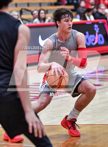 Thumbnail 3 in Servite @ Mater Dei (Nike Extravaganza) photogallery.